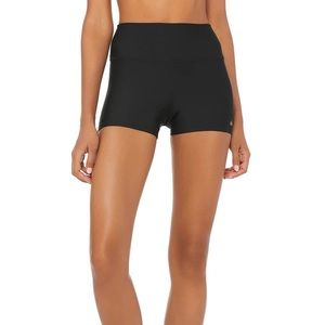 Alo Yoga High-Waist Airlift Short (Size XS)